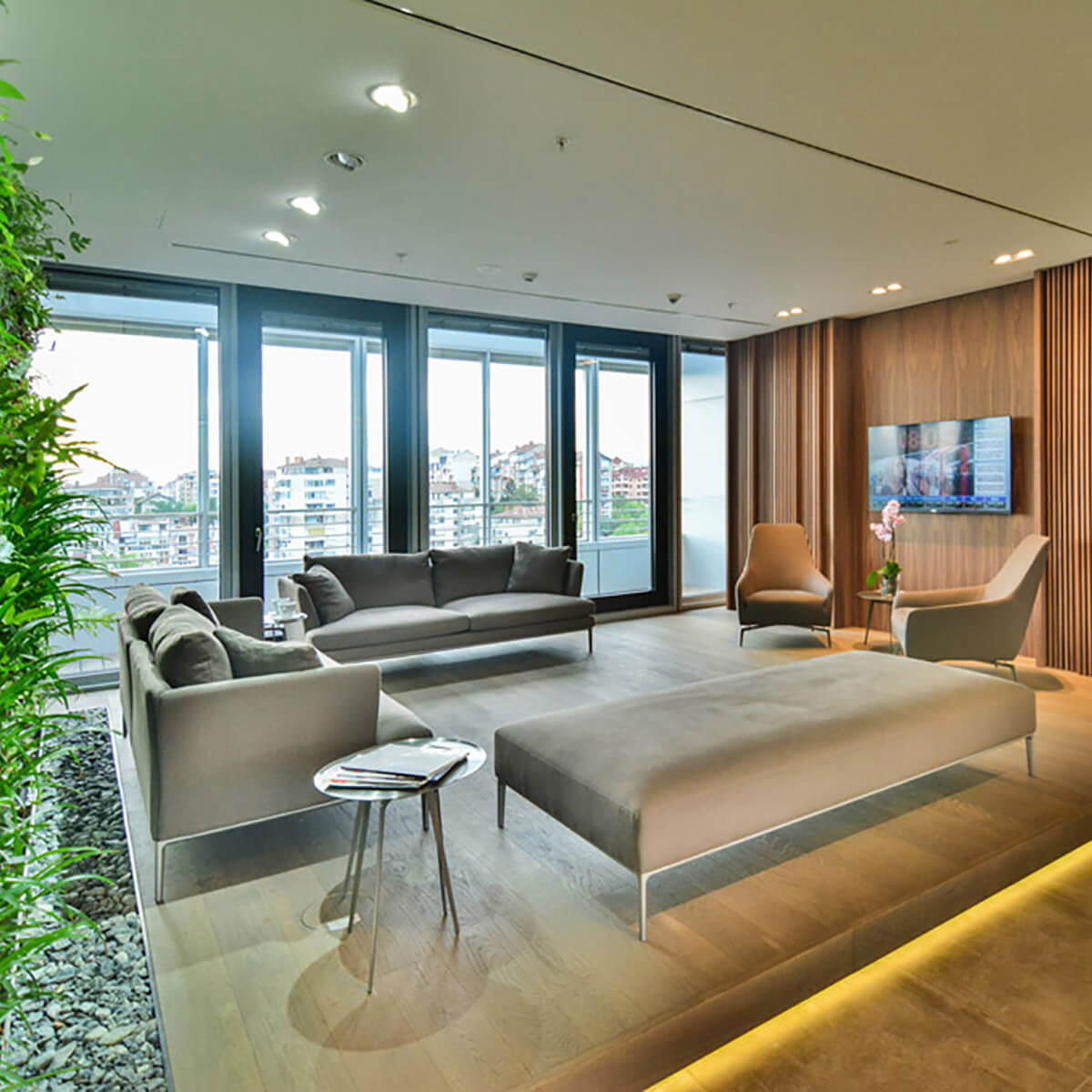 Sterling_Lounge_with_a_view