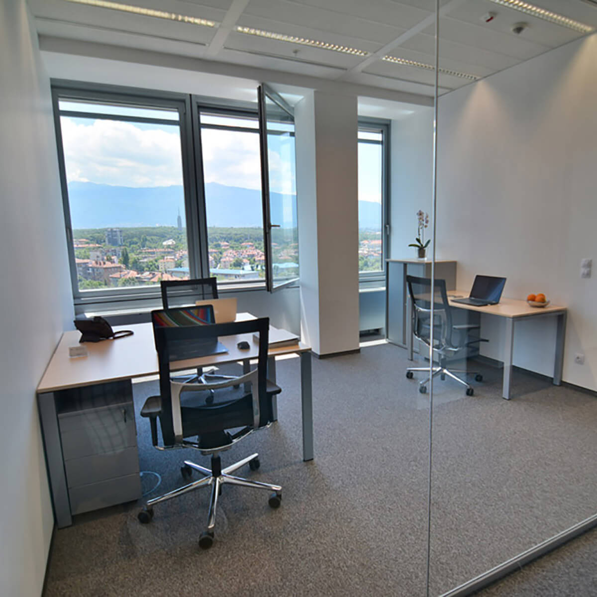Sterling_Serviced_office_with_a_view_1023